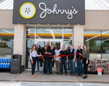 New Johnny's Market in Reed City holds ribbon cutting
