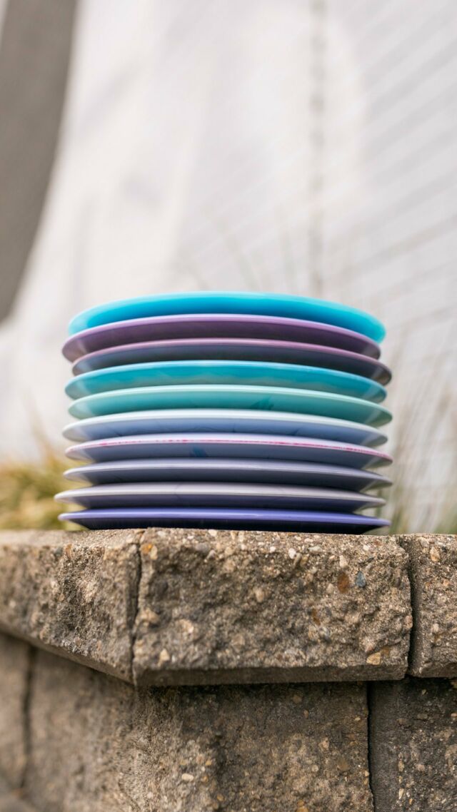 Did you know there are over 600 disc golf courses in Michigan? A Johnny’s near you has the discs, snacks, and drinks you need!